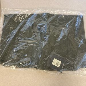 Filson Men’s Mackinaw wool vest green large. Brand new in bad